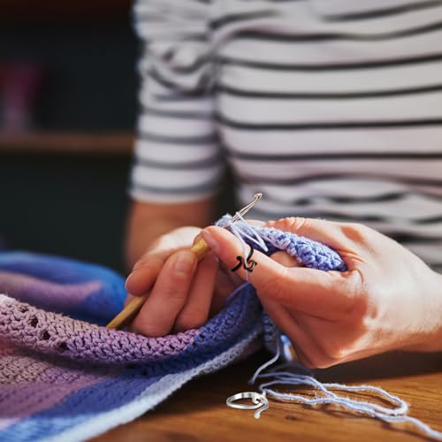 EXCEART Adjustable Crochet Ring, 2 Pcs Cat Finger Yarn Guide Knitting Tension Rings for Finger Open Yarn Guide Finger Holder Ring Thimbles Accessories